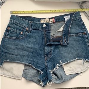 LEVI’s loose & straight vintage shorts